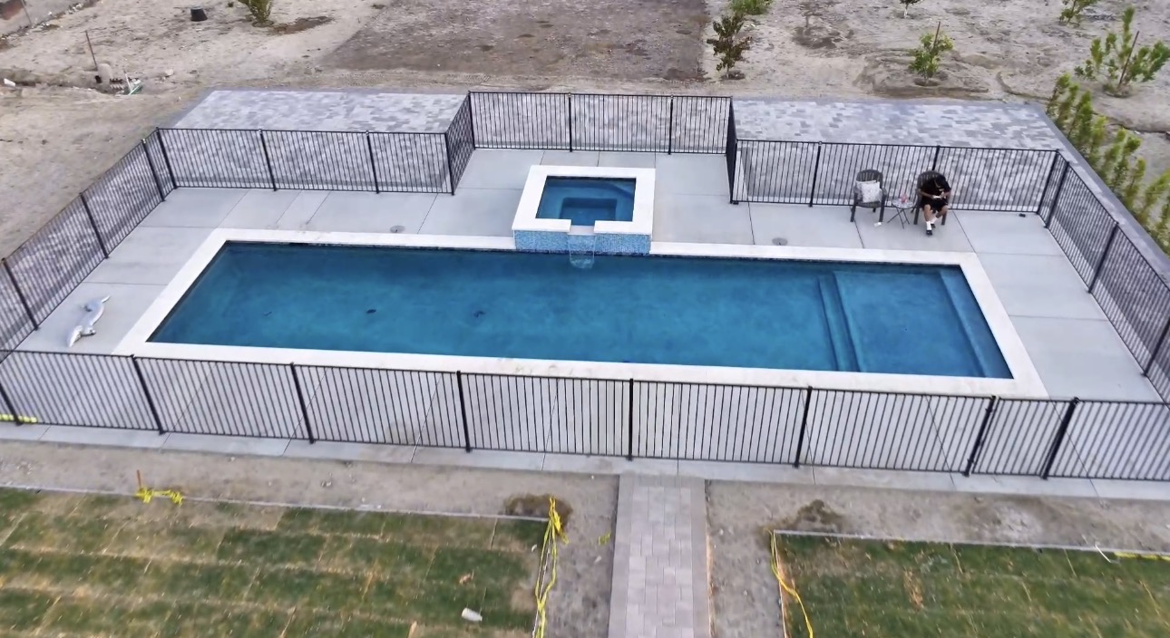 Pool glass finish